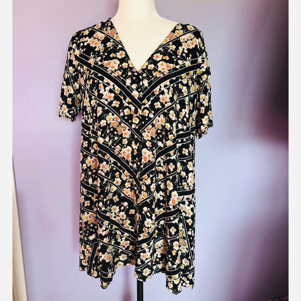 Motel Crosena Floral Button-Down Shift Dress - Picture 3 of 8